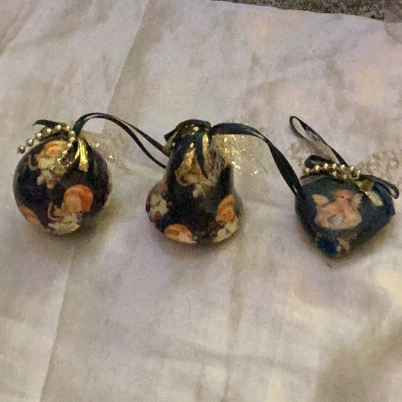 😇NWT Gorgeous Set of 3 Decoupage Assorted Angel Ornaments in Box 😇 - Picture 2 of 8